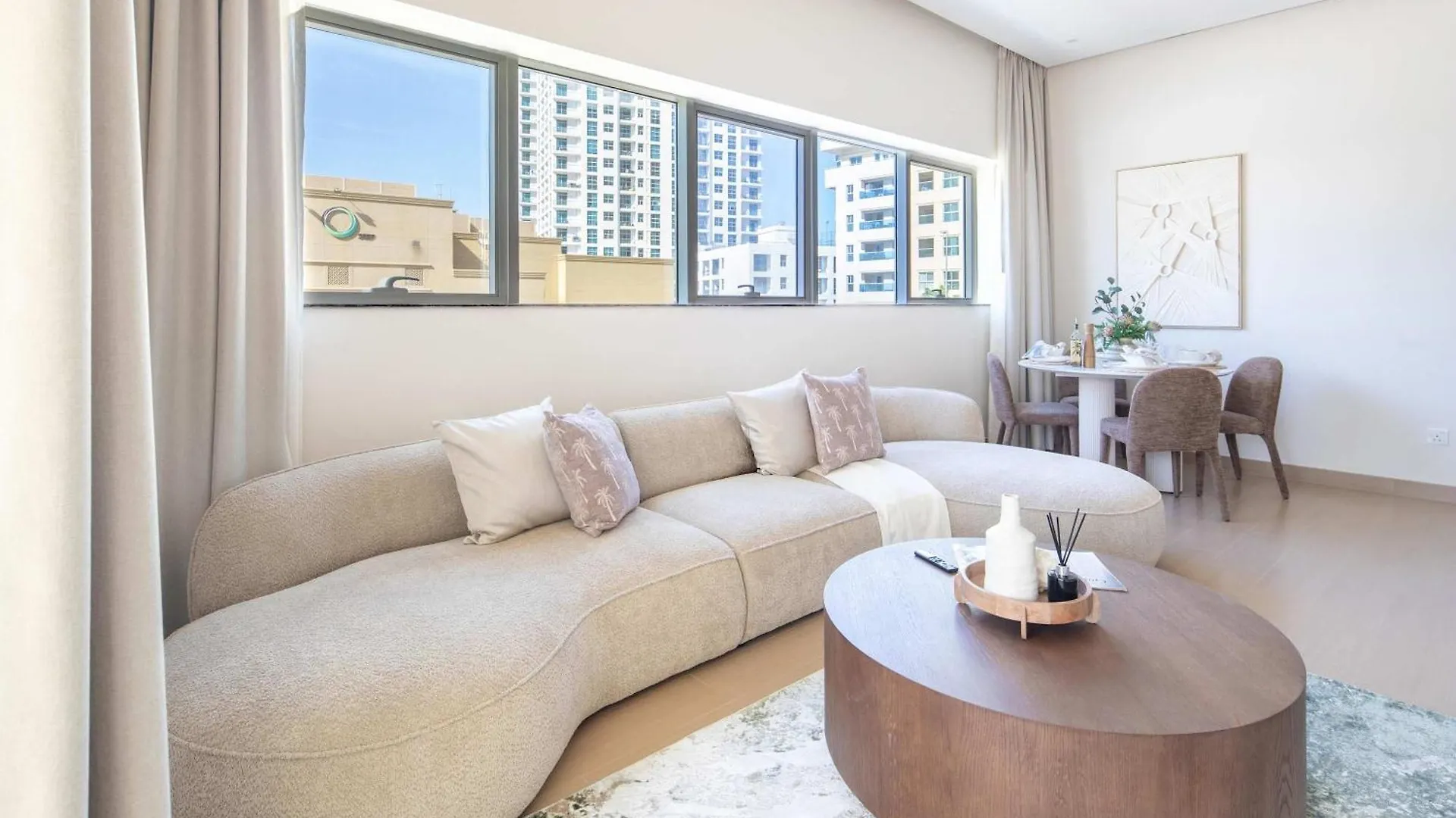 Frank Porter - Zen Tower Dubai Apartment