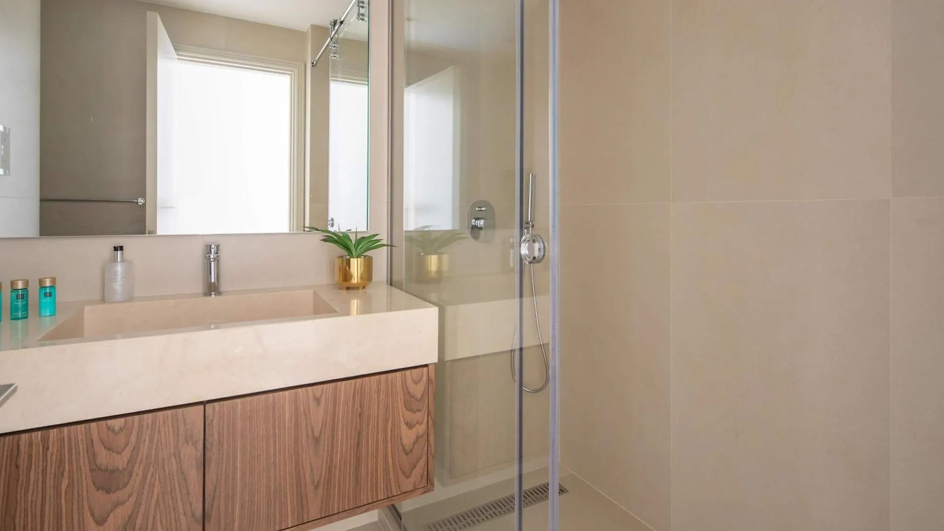 Apartment Frank Porter - Zen Tower Dubai United Arab Emirates