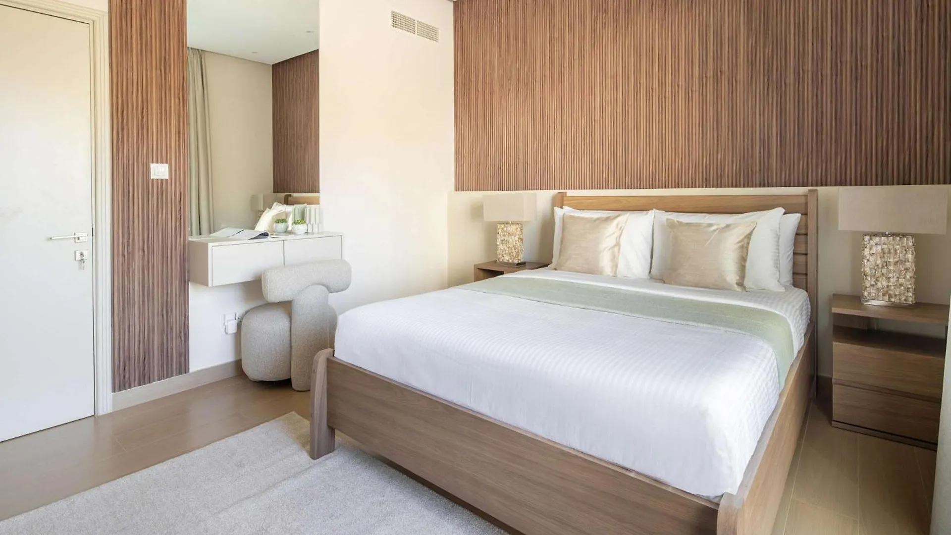 Frank Porter - Zen Tower Dubai 0*,  United Arab Emirates