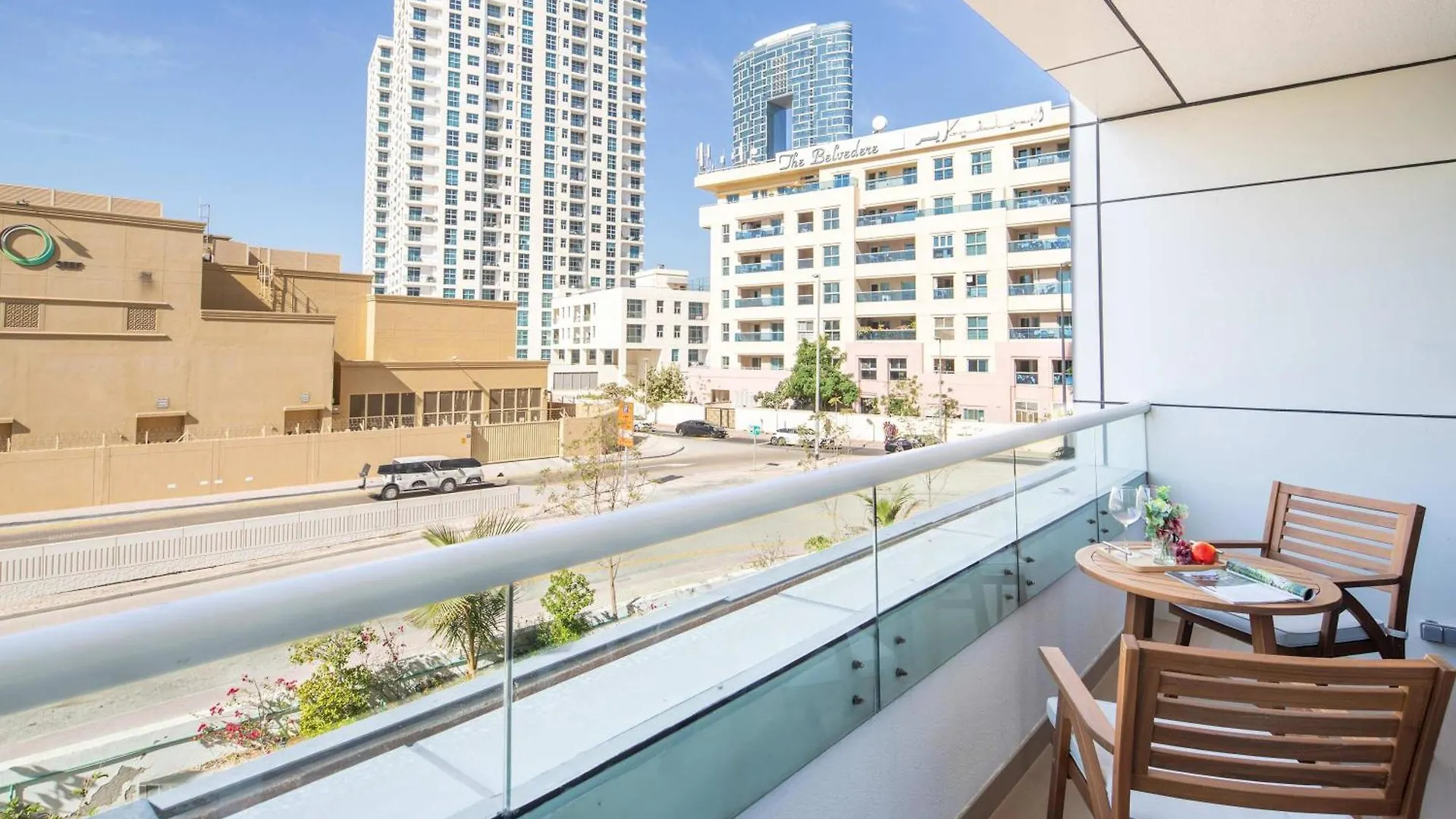 Frank Porter - Zen Tower Dubai 0*,